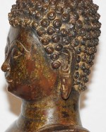 Antiker sitzender Buddha aus Thailand